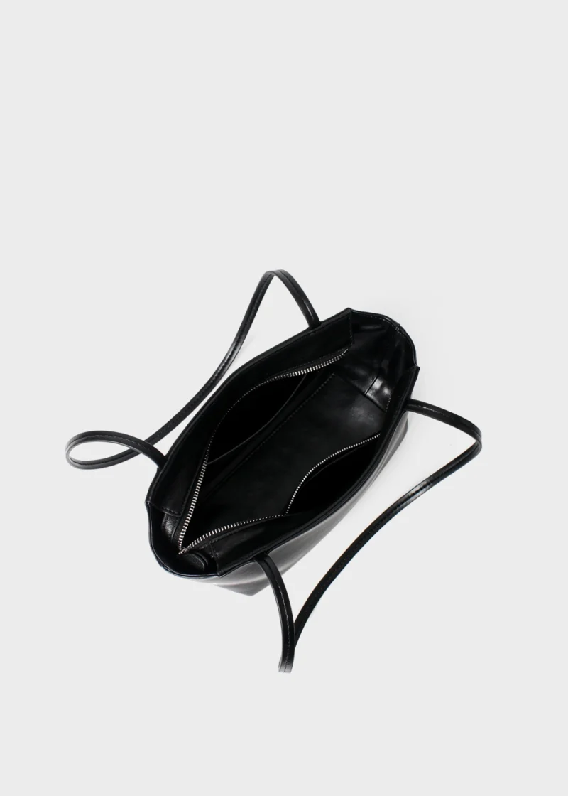 Black_Aveline Atelier_soft genuine leather east-west shoulder bag_interior view