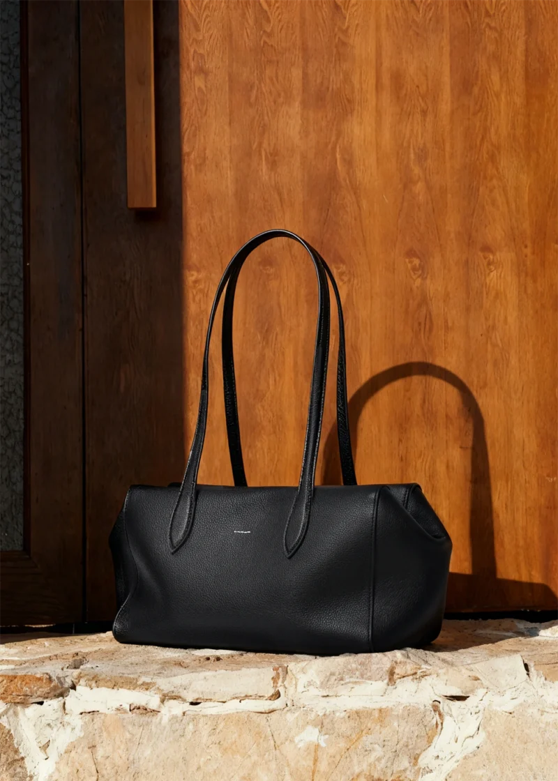 KS-BG-TB-005-BLK-cj Black Camille Verve Heritage Top-Grain Leather Shoulder Tote Bag Lifestyle Scene